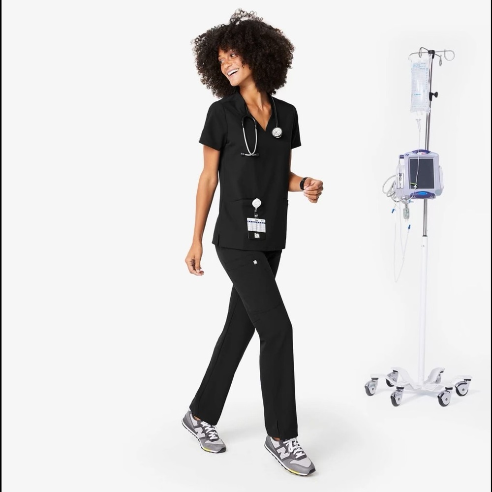 FIGS Casma Scrub Top + Yola Skinny Scrub Pants🖤